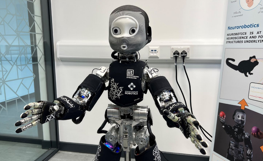 Don't be afraid of Artificial Intelligence, says head of UK's new robotics centre