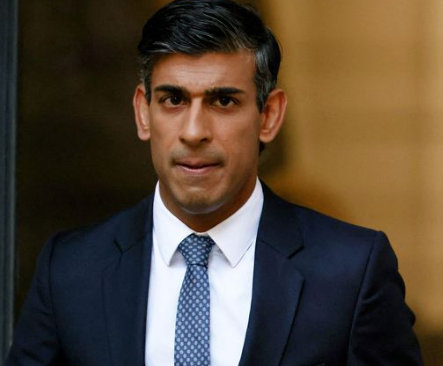 Rishi Sunak urged to overhaul the cabinet as he begins his first day as PM