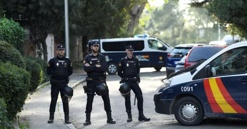 Spain letter bombs: Spanish PM targeted amid spate of explosive packages
